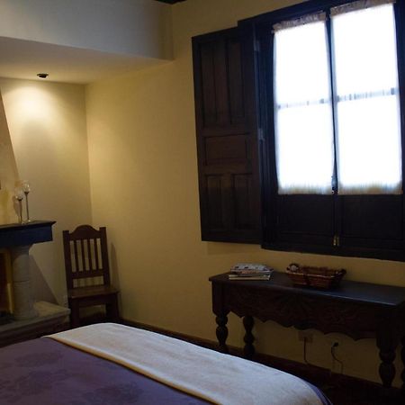 La Casa De Don Pedro Hotel Antigua Room photo